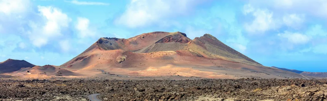 Lanzarote volcanoes and caves tour from Fuerteventura