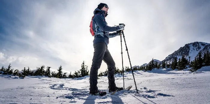 Beginners snowshoeing adventure in Anchorage