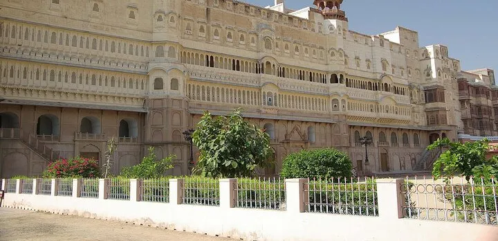 Visit Junagarh Fort and Karni Mata Temple with Jodhpur Drop from Bikaner