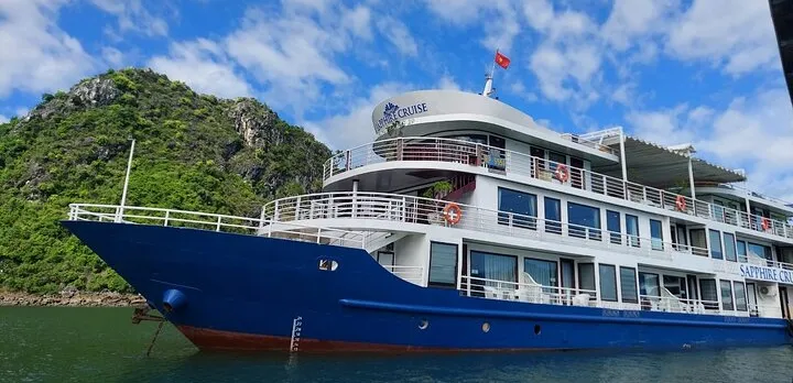 Halong Bay Luxury 3 Days Cruise (2 Nights on Boat - Balcony Cabin)