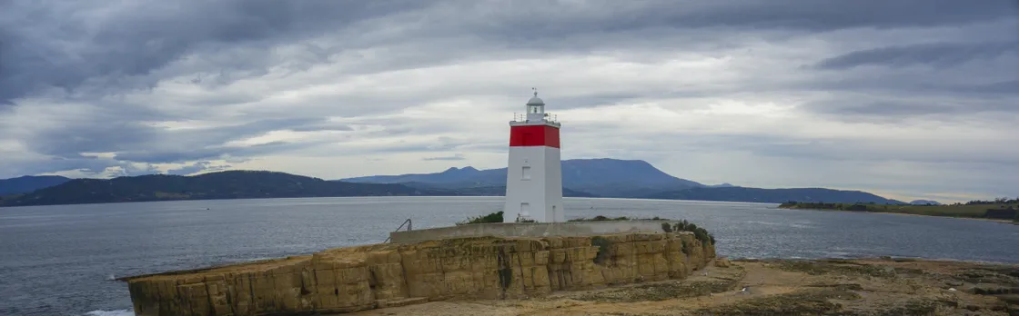 2.5-hour Iron Pot lighthouse cruise