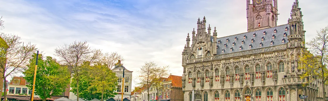 Self guided tour with interactive city game of Middelburg
