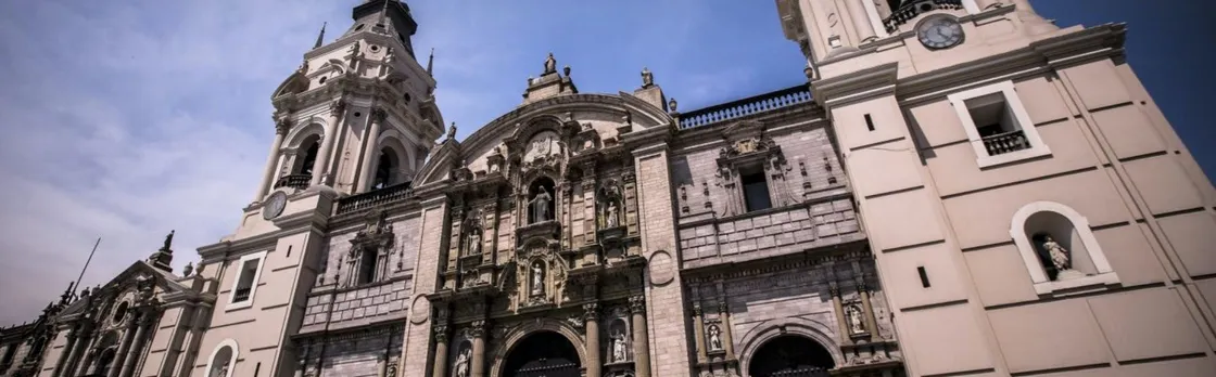 Lima Guided Tour with Larco Museum and Casa Aliaga