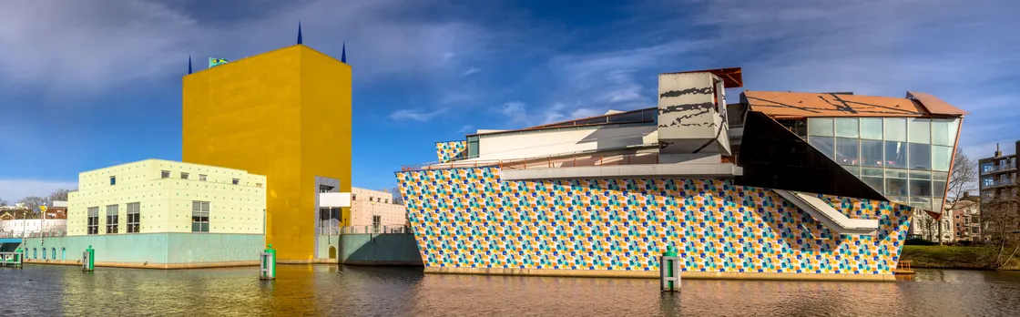 Self guided tour with interactive city game of Groningen