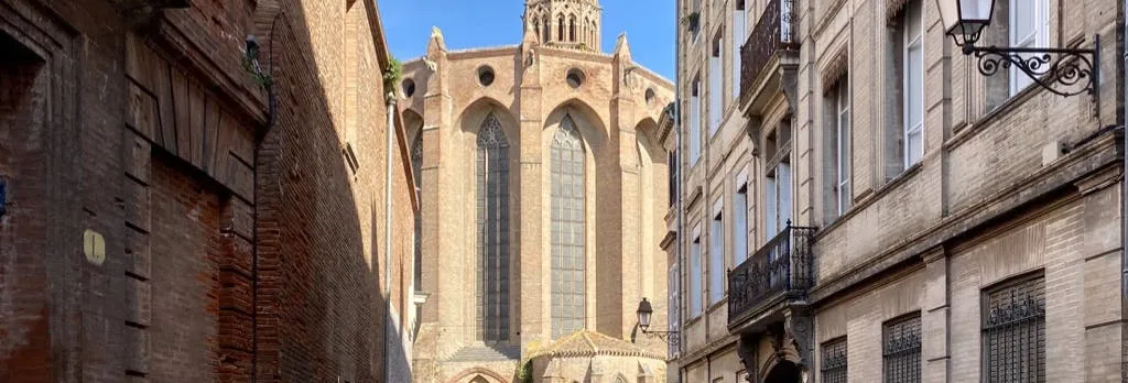Old Town Toulouse exploration game and tour