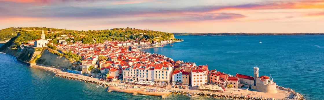 Guided coastal tour of Piran with local seafood specialities tasting