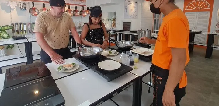 Cooking Class and Market Tour + Basic Carving in Phuket