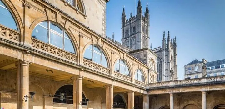 Private Transfer Service Bath City to London Heathrow Airport