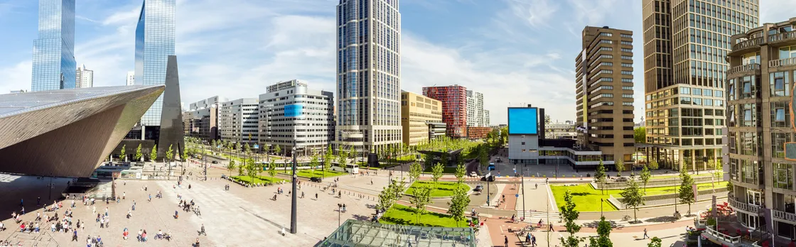 Self guided tour with interactive city game of Rotterdam