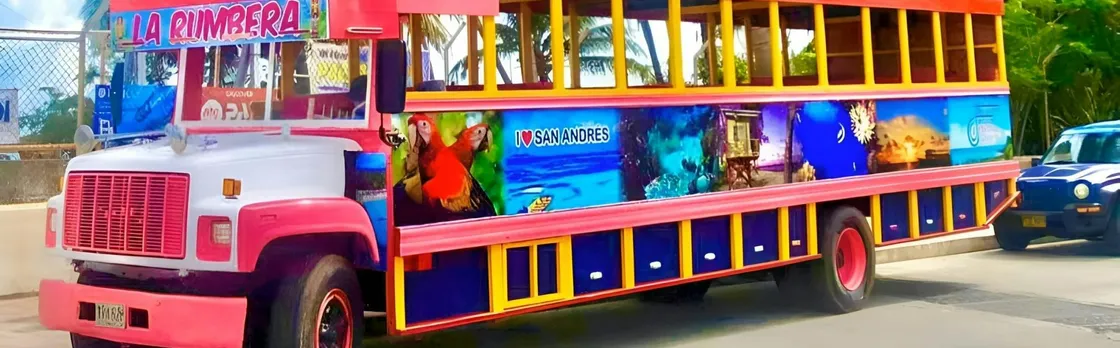 San Andrés Island guided tour in Chiva bus