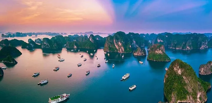 Halong Bay Luxury Cruise 2 Days with Caving,Swimming,Kayaking