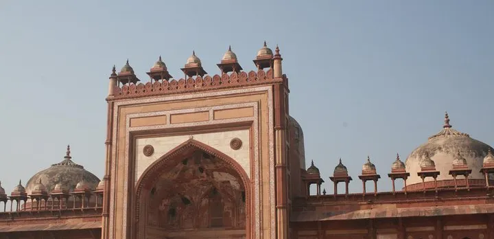 Guided Fatehpur Sikri & Abhaneri Tour From Agra To Jaipur By Car