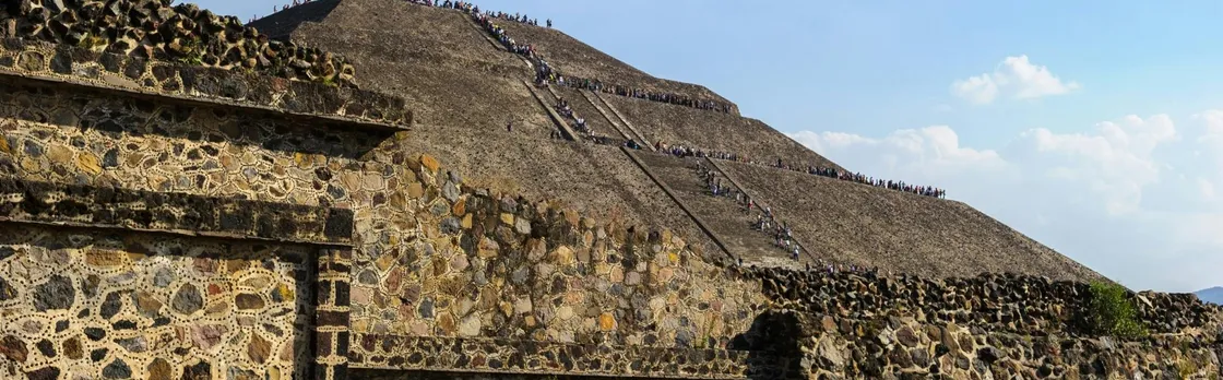 Early Teotihuacan guided tour