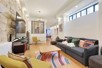 Spacious Apartment - 4br/10p Near Montmartre, Paris