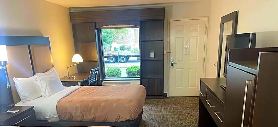 Quality Inn Dalton