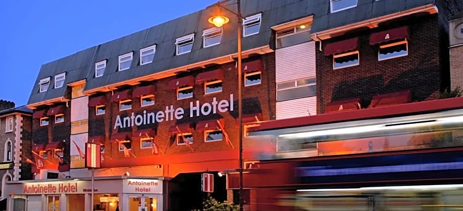 Antoinette Hotel Wimbledon