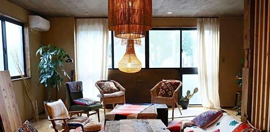 ゲストハウスよるよなか