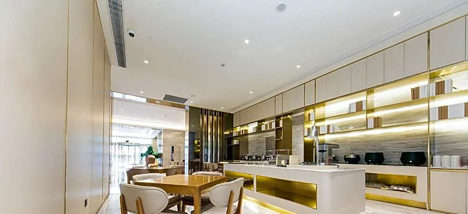 Ji Hotel Shanghai Daning Lingshi Park