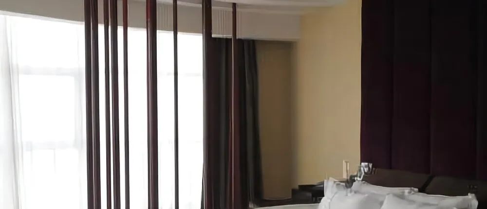 Junhe Holiday Hotel