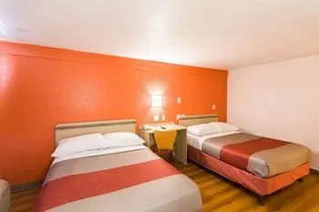 Travelodge By Wyndham Essington / Philadelphia Airport