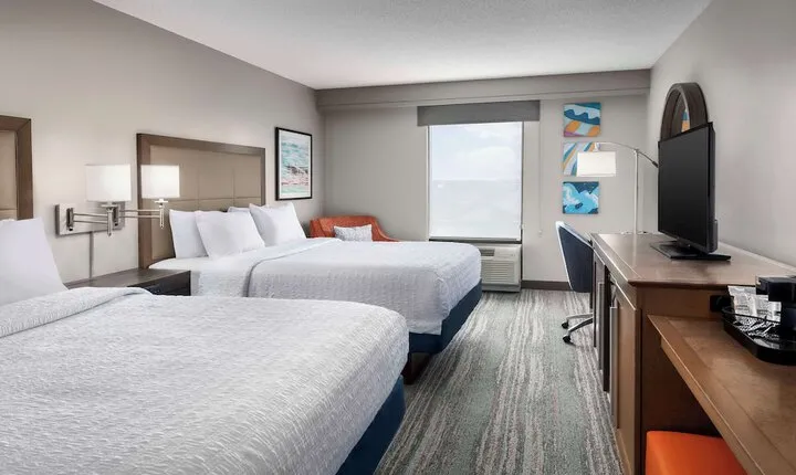 Hampton Inn & Suites Lake Mary at Colonial Townpark