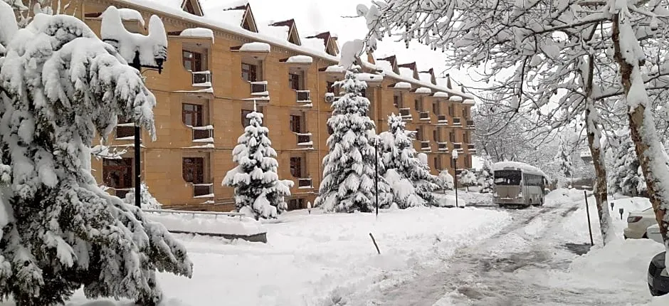 Kaspia Yeddi Gozel Hotel
