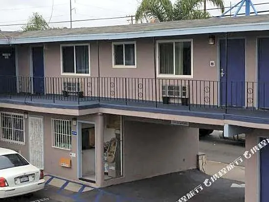 Del Aire Inn