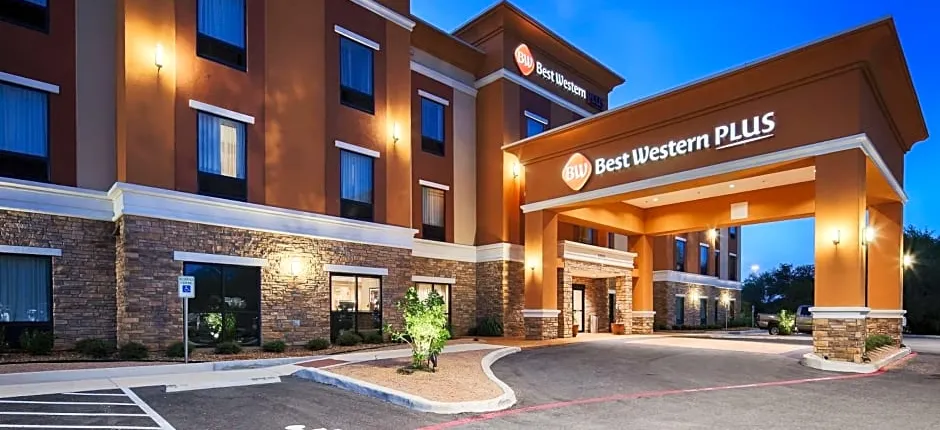 Best Western Plus Elmendorf Hotel / San Antonio Hotel