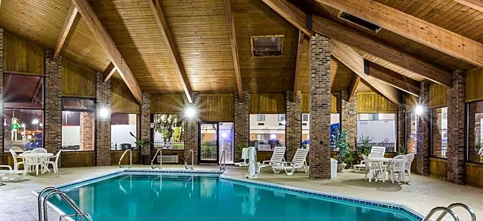 Baymont by Wyndham Louisville South I 65