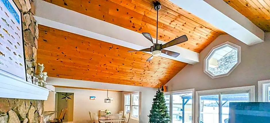 Cozy Escape, Kawarthas Cottage With Sauna