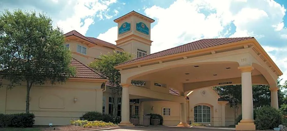 La Quinta Inn & Suites by Wyndham Raleigh Cary