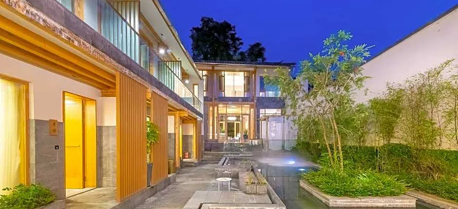 Floral Lux Hotel· Yunbian Hot Spring Hotel