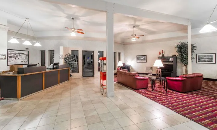 Super 8 by Wyndham Casper West by the River