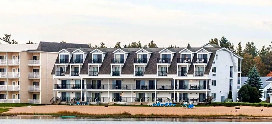 Quality Inn And Suites Beachfront