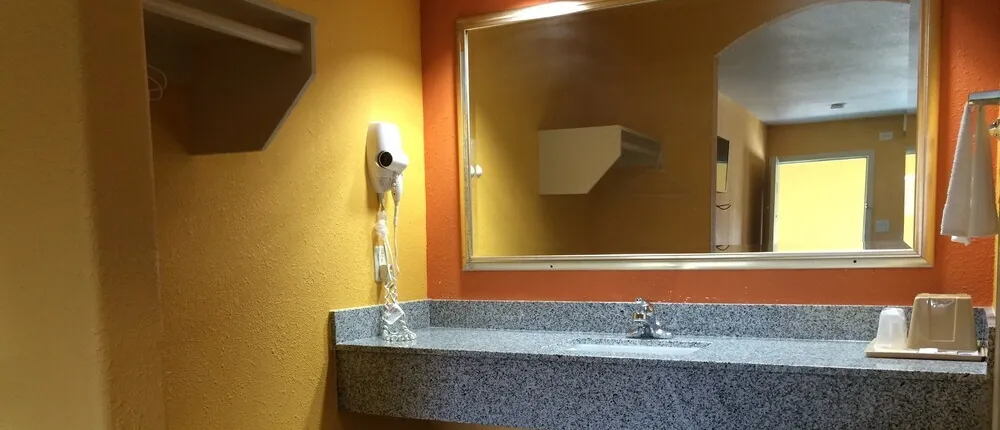 Express Inn Gulf Bank