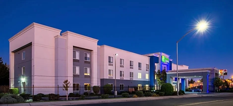 Holiday Inn Express Stockton Southeast By IHG