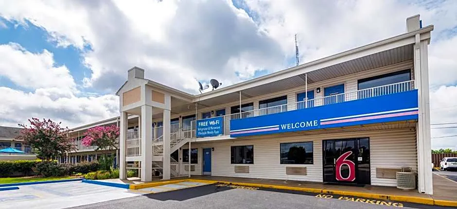 Motel 6-Anniston, AL