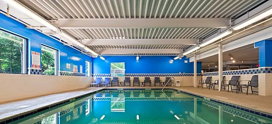 Baymont Inn & Suites by Wyndham Groton-Mystic