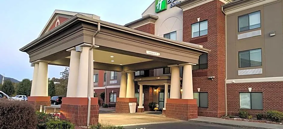 Holiday Inn Express Hotel & Suites Claypool Hill -Richlands Area By IHG