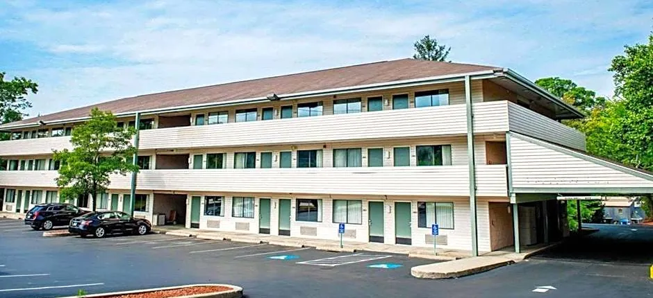 Quality Inn & Suites Gibsonia - Pittsburgh North