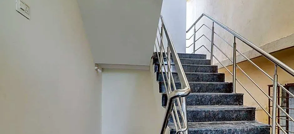 OYO Flagship Hotel V Darshini
