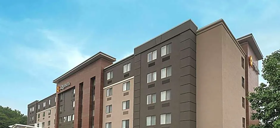 La Quinta Inn & Suites by Wyndham Baltimore Bwi Airport