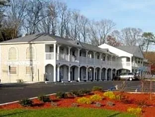 Studio Inn & Suites