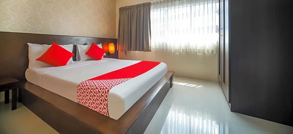 OYO 232 Patong City Hometel