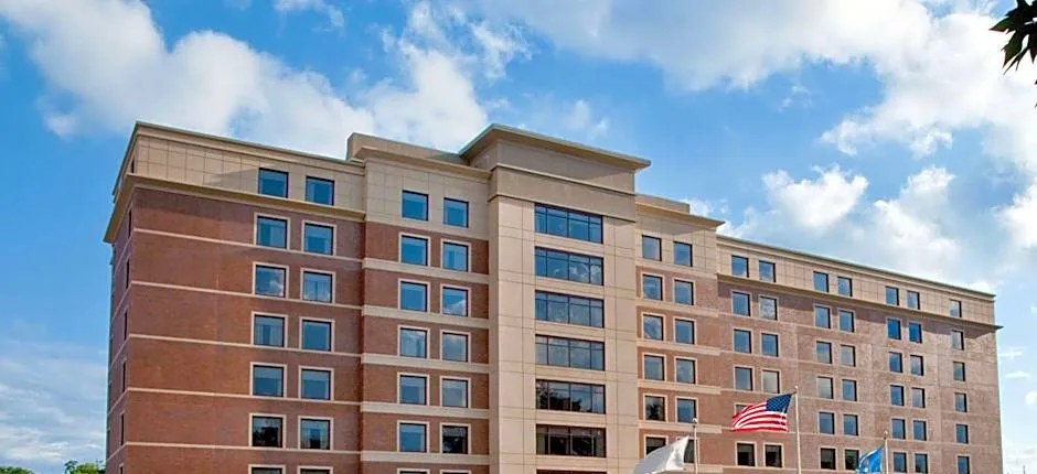 Sonesta Milwaukee West Wauwatosa