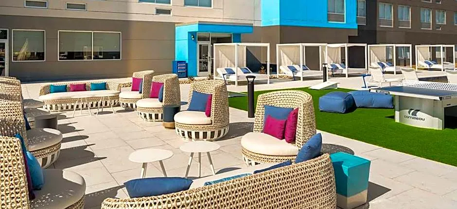 Hotel Lela Wilmington, Tapestry Collection by Hilton