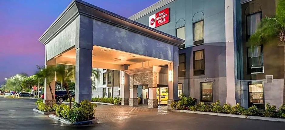 Best Western Plus Universal Inn