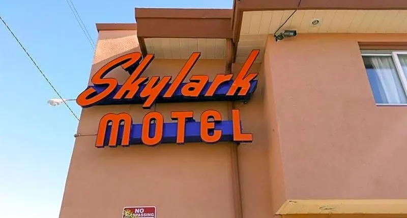 Skylark Motel