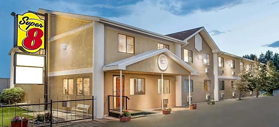 Super 8 by Wyndham Riverton