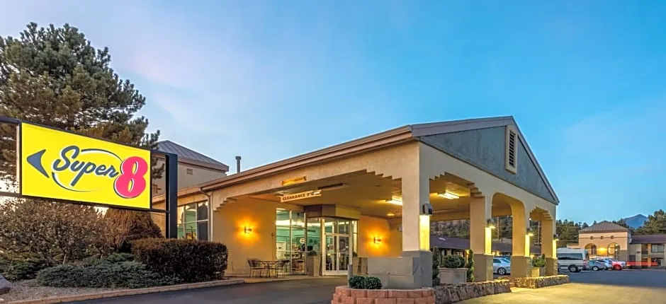 Super 8 by Wyndham Conference Center NAU/Downtown